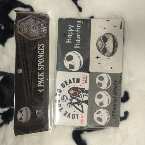 🆕 Nightmare Before ChristHalloween Magnetic Bag Clips & Cleaning Sponges Bundle - Picture 4 of 5